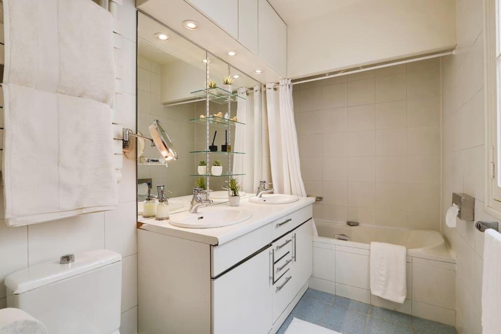 Apartament Sejour Au Pied De La Tour Eiffel Paryż Zewnętrze zdjęcie