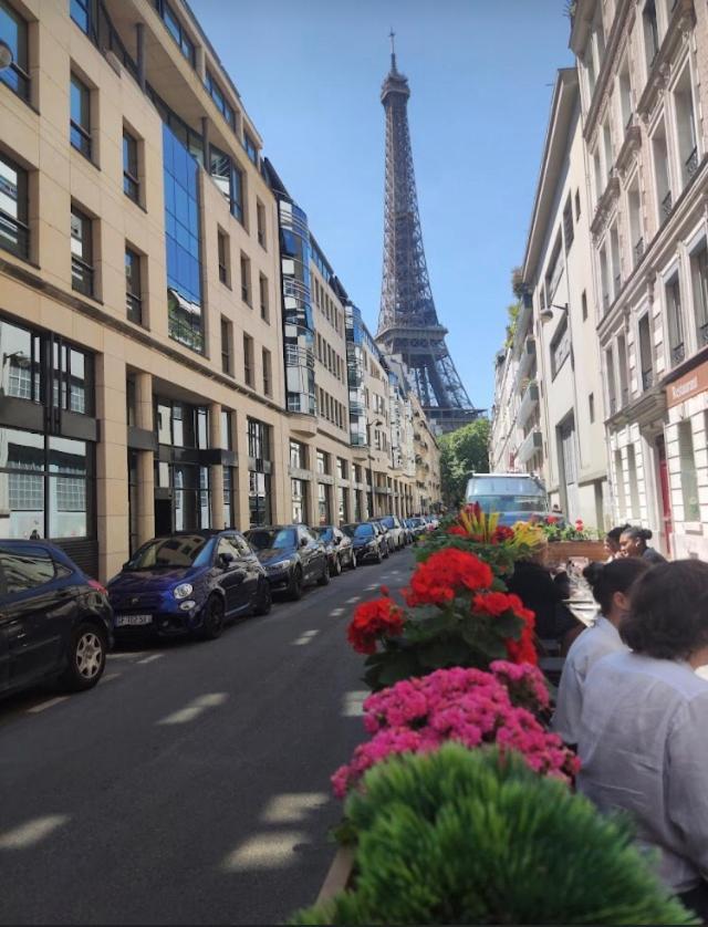 Apartament Sejour Au Pied De La Tour Eiffel Paryż Zewnętrze zdjęcie